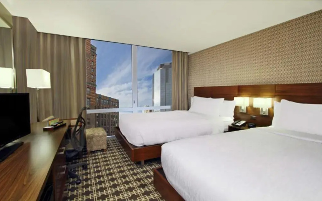 Accessible Quadruple Guest room with city view