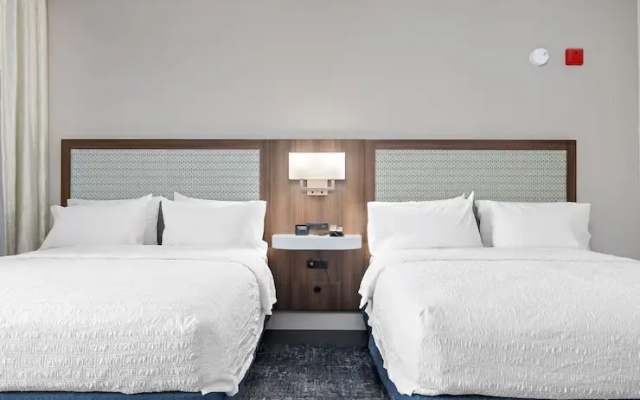 Quadruple room with city view