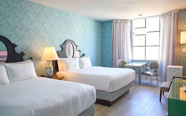 Executive Quadruple room with city view