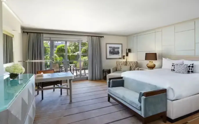 Citrus Club room with pool view