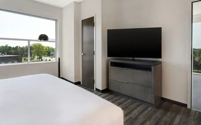 1 Bedroom Specialty Double Kitchen Suite