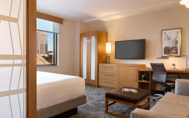 Standard Double room with city view