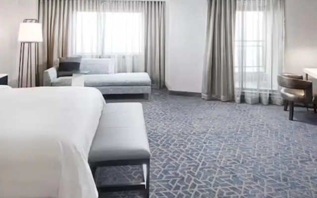 Corner High Floor Pure Guest room