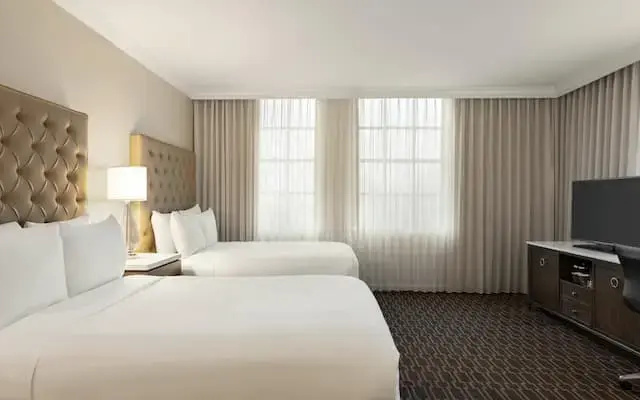 Corner Quadruple room