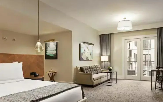 Corner Hearing Accessible Guest room