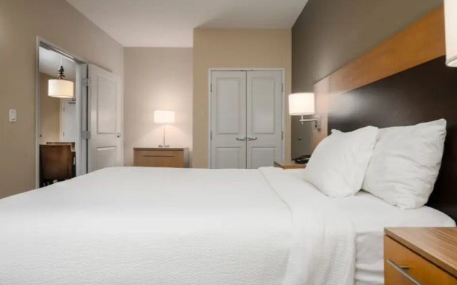 2 Bedrooms Suite