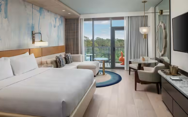 Hearing Accessible room with balcony