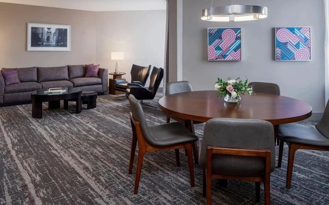 Deluxe Suite
