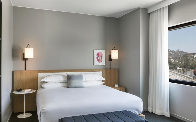 Everly Suite