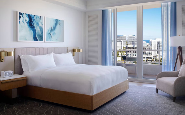 Double Club room with balcony and with Intracoastal view