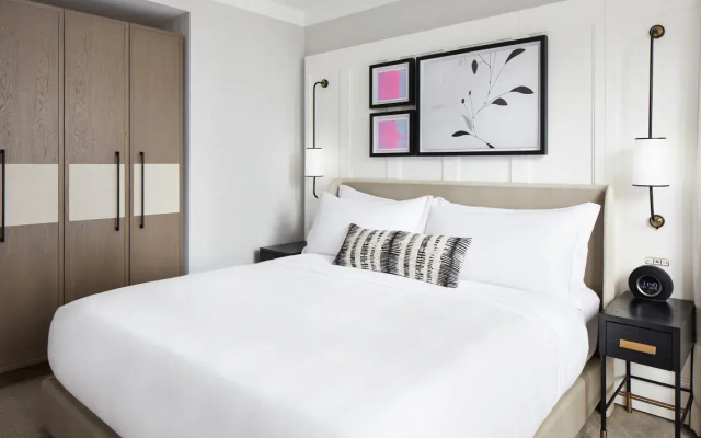 2 Bedrooms Suite City View