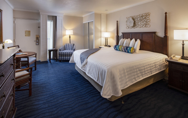 2 Bedrooms room with balcony and with gulf front view