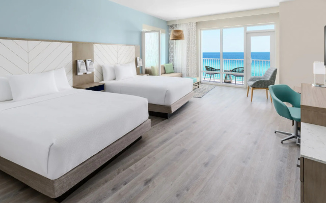 Deluxe High Floor Twin room with balcony and with gulf view