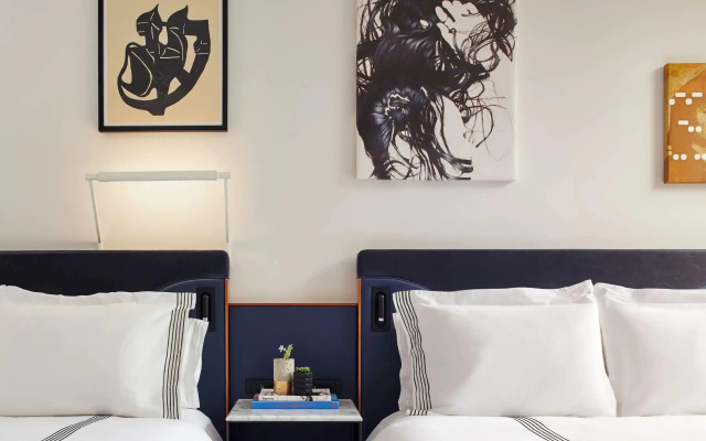 Twin room with city view
