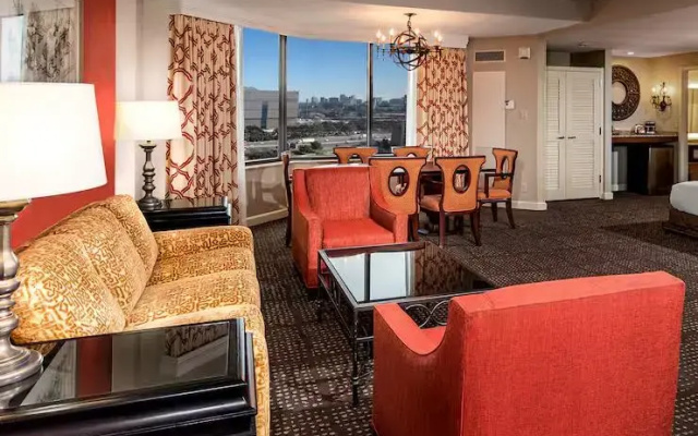 Parlor with Murphy Bed Atrium Double room