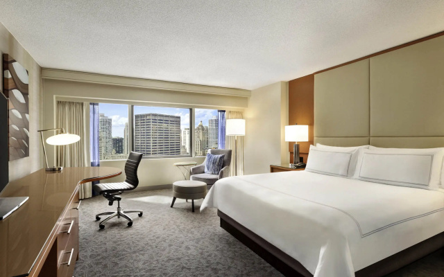 Pinnacle room with city view