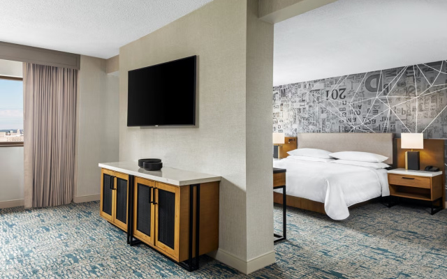 1 Bedroom Club Governor's Signature Suite