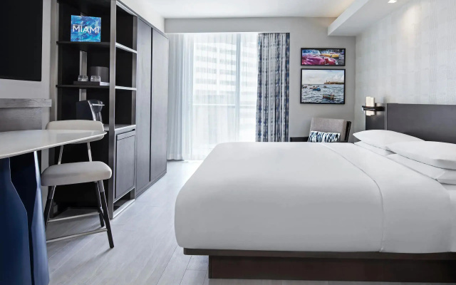 Room with balcony and with bay view
