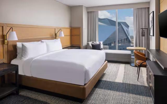 Club Signia room