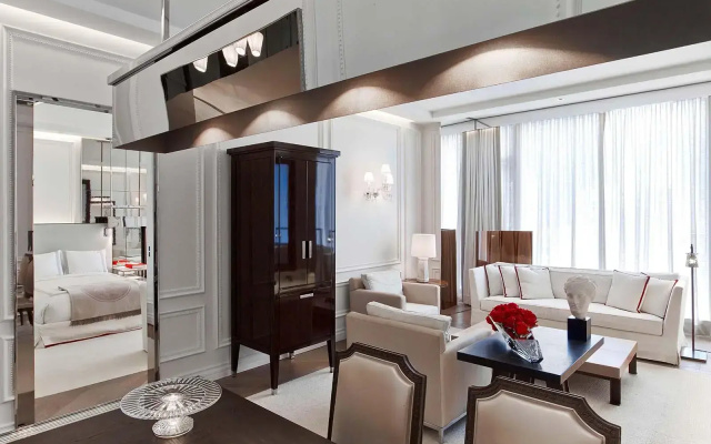 2 Bedrooms Harcourt Suite