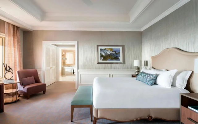 1 Bedroom Ritz-Carlton High Floor Double Club Level Suite with balcony