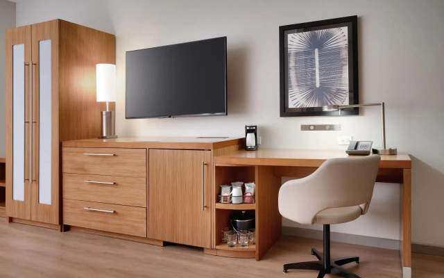 Connecting room