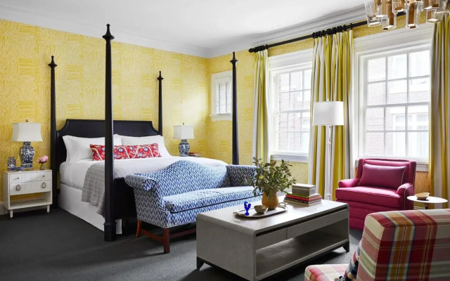 Sir Big Spur Double Suite