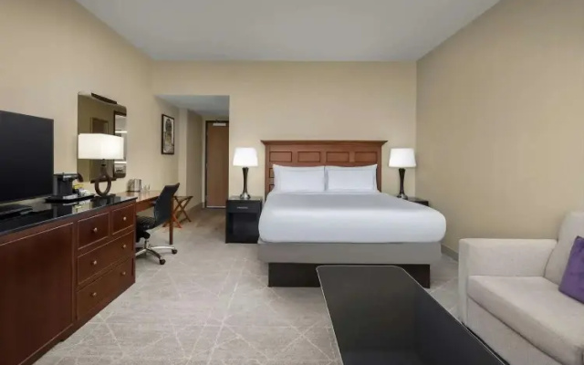 Mobility/​Hearing Accessible Double room