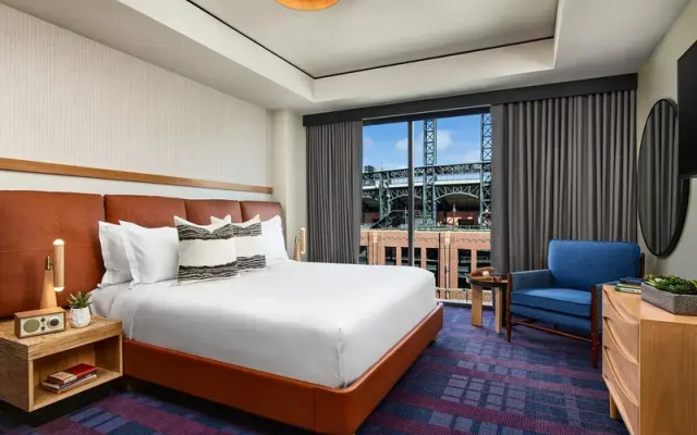Legend Corner ADA Double Suite