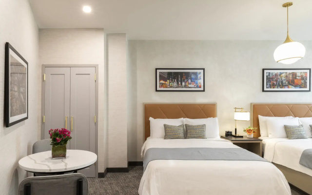 Deluxe Quadruple room