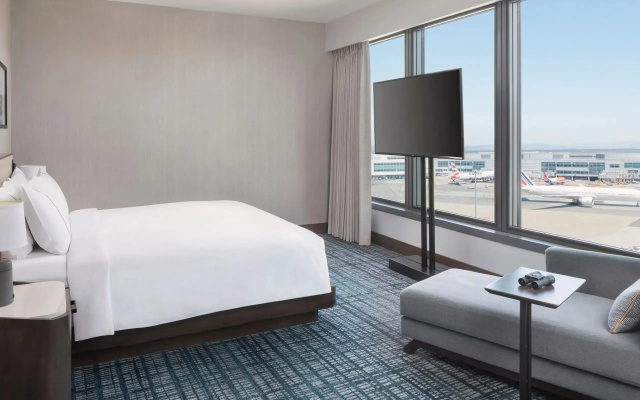 Corner Accessible Double Suite