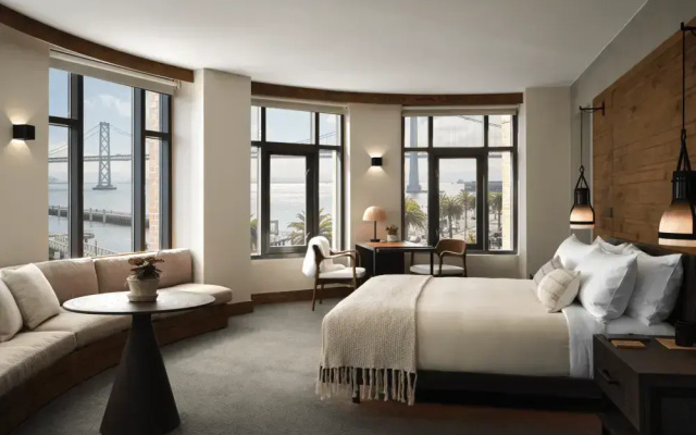 Panoramic Double Suite Waterfront