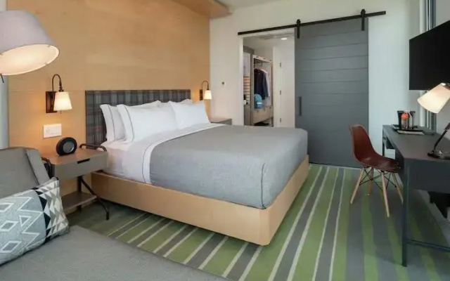 Corner Double room