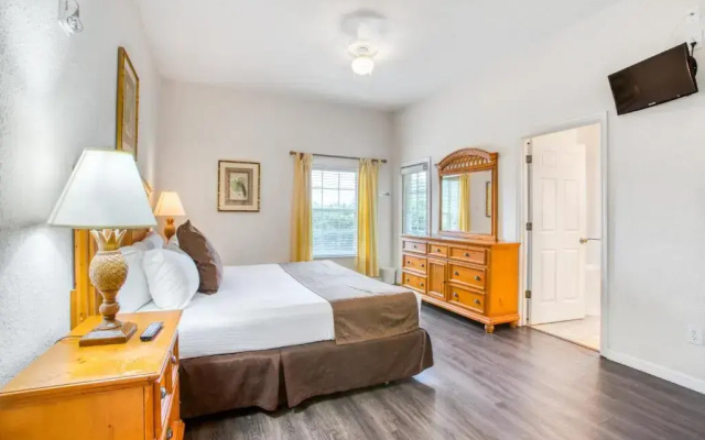 2 Bedrooms Villa