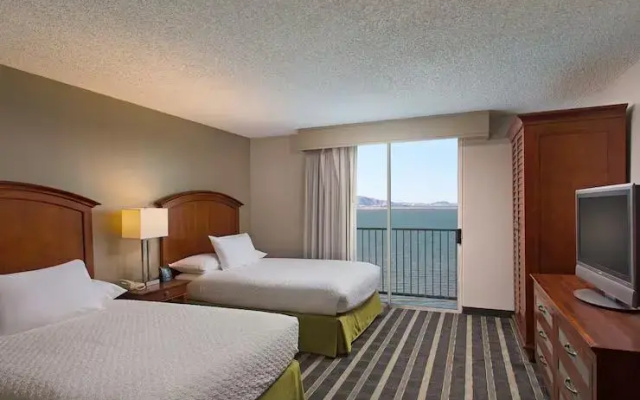 2 Room Twin Suite waterfront view