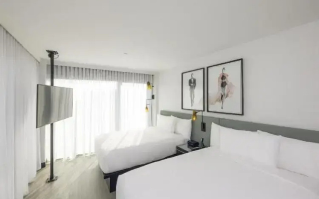 Twin room with city view