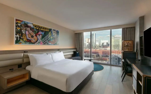 Deluxe room City View