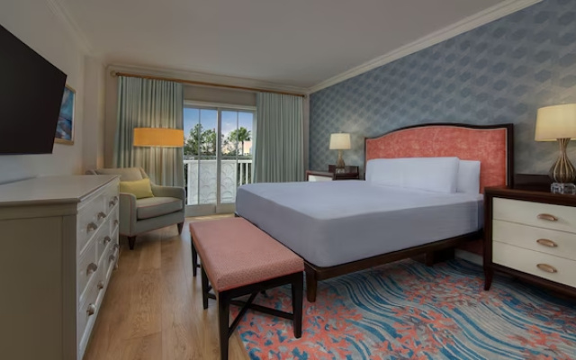 Nantucket VP Club Level Double Suite
