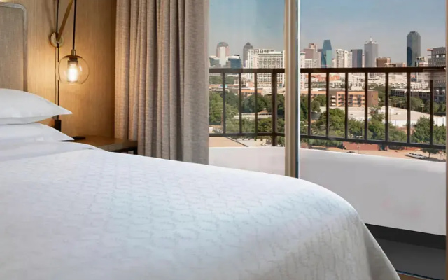 1 Bedroom High Floor Double Suite with balcony