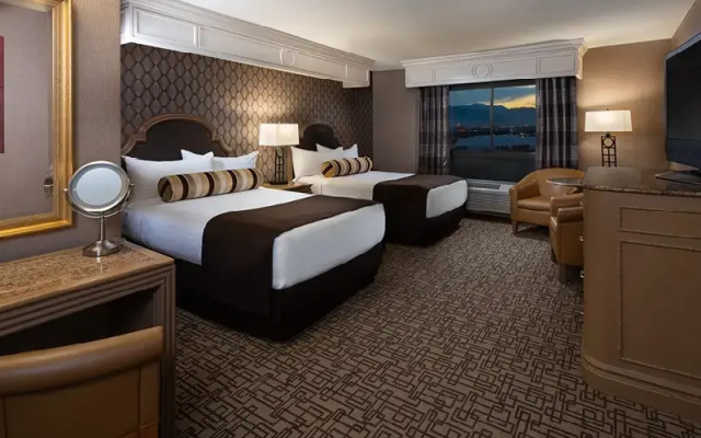 Carson Tower Grand Twin room