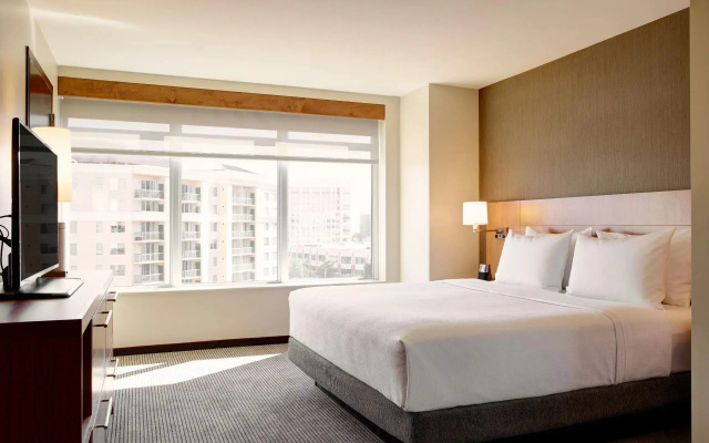 1 Bedroom Accessible Double Suite