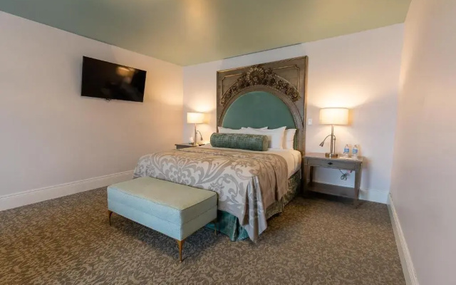 1 Bedroom Executive Double Suite