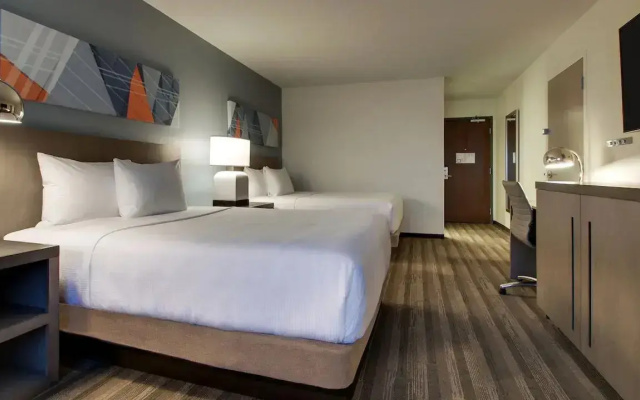 Den Twin room