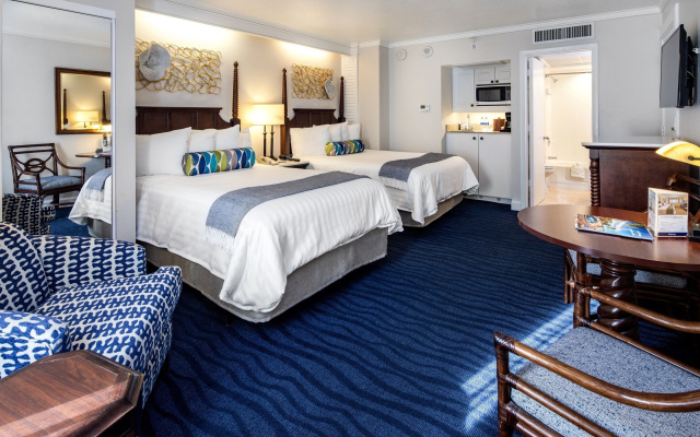 Quadruple room with gulf front view