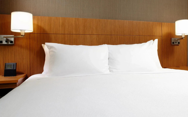 1 Bedroom Accessible Double Suite