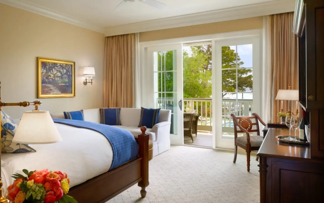 Guest House room poolside