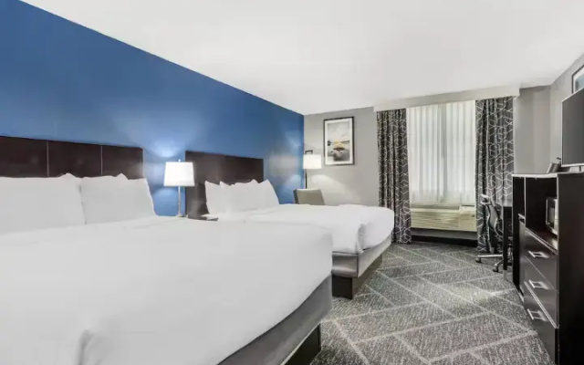Poolside Twin room