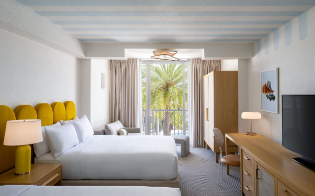 Twin room with balcony and with pool view
