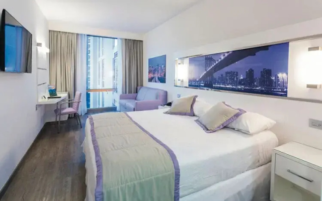 Deluxe Family Double room