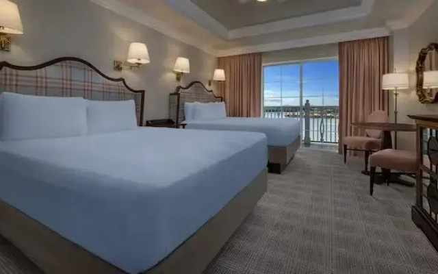 2 Bedrooms Villa with lake view